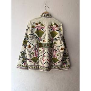 Vente en gros de manteau de coton brodé ouzbek manteau unisexe d'hiver fait à la main manteau d'hiver et de printemps sans fermeture - Product Image 4