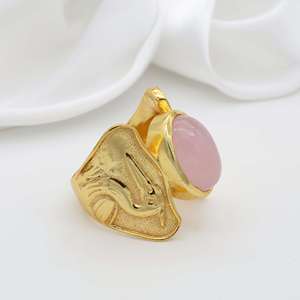 Anillo de piedras preciosas de cuarzo rosa Unisex, ajuste de bisel de moda chapado en oro de 18 quilates y plata para accesorios de aniversario de fiesta de compromiso - Product Image 3