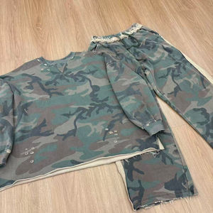 Ensemble Jogging Vintage pour Hommes Street Wear Essentials Distressed Logo Brodé Sweat à Capuche Pantalon Évasé Personnalisé 100% Coton - Product Image 1