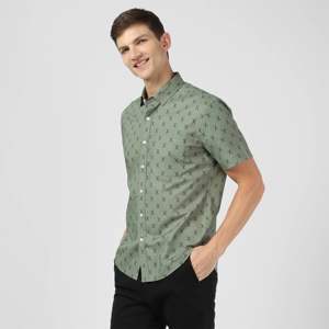 Chemise de plage boutonnée classique pour homme-Coton cool et confortable, parfait pour les vacances en station balnéaire et les événements à la plage - Product Image 4