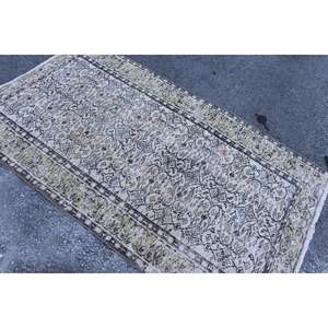 Alfombra Turca de 3.7x6.5 pies, Alfombra Vintage, Alfombra de Lana con Bordes Verdes y Marrones - Product Image 4