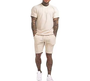 Vente en gros de vêtements d'été nouvel arrivage d'ensemble pour hommes de t-shirts à manches courtes et de shorts de couleur unie vêtements pour hommes ensembles pour hommes service OEM - Product Image 2