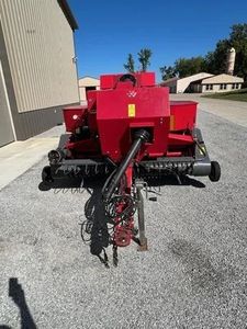 STRONG USED MASSEY FERGUSON 1840 SQUARE BALER - Product Image 3