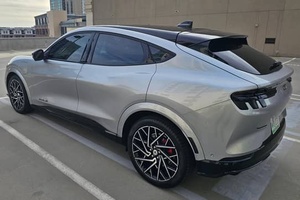 พร้อมจัดส่ง รถยนต์ไฟฟ้า พวงมาลัยขวา/ซ้าย ปี 2021 ฟอร์ด มัสแตง มาช-อี จีที รุ่น GT Performance Edition แพ็คเกจพิเศษ 480 แรงม้า มอเตอร์คู่ ขับเคลื่อนสี่ล้อ - Product Image 5