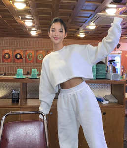 2025 usine Oem Service femmes à capuche haut court sweat haute qualité haut court survêtements - Product Image 6