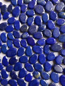 Cristal azul facetado cabujón de piedras preciosas sueltas de lapislázuli natural pulido en varios tamaños y formas para la fabricación de joyas - Product Image 2