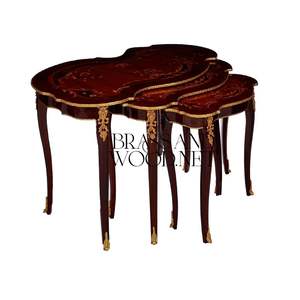 Juego de Mesas Auxiliares de Madera Clásicas de Lujo con Marquetería Artesanal y Detalles en Latón para Decoración del Hogar - Product Image 1