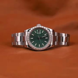 Reloj con esfera analógica verde Premium, ancho de banda de 20mm, alta calidad, único, elegante, VVS, diamante, moissanita, banda de acero inoxidable, cristal - Product Image 1