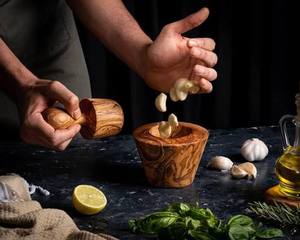 Juego de Mortero y Maja de Madera de Olivo de 20 Piezas, Utensilios Ecológicos - Product Image 5