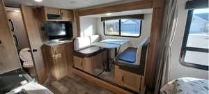 Caravane d'occasion Winnebago Industries Micro Minnie 2108FBS 2020 prête à la vente - Product Image 3