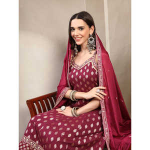 Ensemble Kurta et pantalon en pur coton bordeaux pour femme, motif tissé et broderie, col en V avec dupatta, style Salwar Kameez - Product Image 4