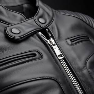 Traje de motocicleta de cuero negro con ajuste a medida | Equipo de conducción profesional de tamaño personalizado con protección y estilo premium - Product Image 1