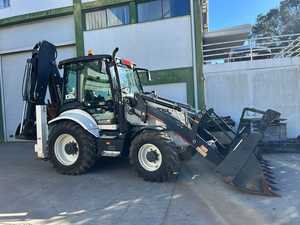 Chargeuse-pelleteuse de chantier robuste HIDROMEK HMK 102B - Product Image 4