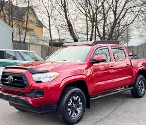 Tacoma SR V6 2022, Doble Cabina, 4x4, Volante a la Izquierda, Automático, Cuero, Sistema de Navegación R18, Paquete Deportivo/Carretera, Llantas de Aleación - Product Image 1