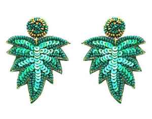 Boucles d'oreilles pendantes bohèmes en forme de feuille avec perles pour femme, bijoux de fête tendance, boucles d'oreilles statement en alliage vert - Product Image 1