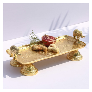 Hot Trendy Designer Handle Aluminio DecorativeTray Texturas Diseño Bandeja de metal Navidad Hogar Hotel y restaurante - Product Image 1