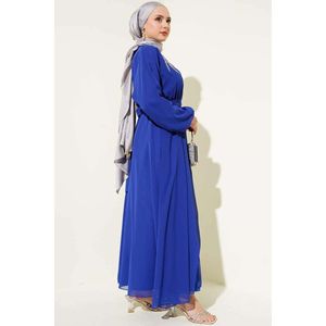 Robe modeste en mousseline de soie ceinturée à col de pierre en Saxe - Product Image 1