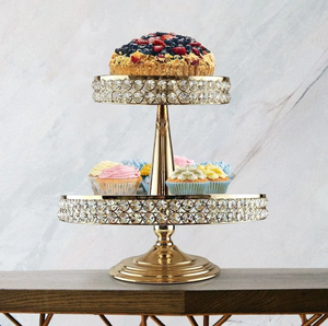Soporte de pastel de metal de doble capa de latón AK en acabado dorado con soporte de pastel personalizado de cristal para decoración de hotel y restaurante - Product Image 2