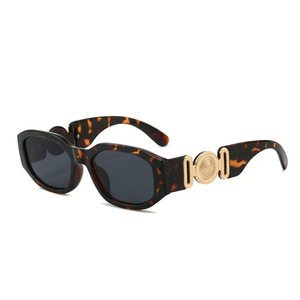 Lunettes de soleil de luxe pour hommes et femmes, logo personnalisé, UV400, tendance, monture carrée, vente en gros - Product Image 1