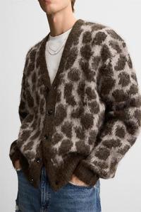 Personalizado V-neck Jacquard Malha <span class=keywords><strong>Mohair</strong></span> Cardigan Leopardo Jacquard Escovado Macio Malha Cardigan Camisola Homem
