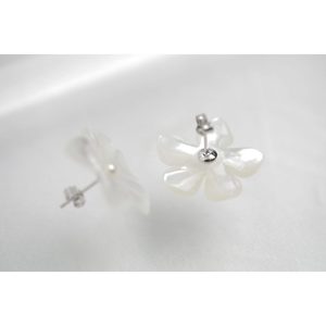Boucles d'oreilles en perles, design imposant et original - Product Image 5