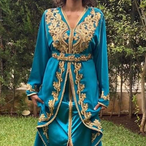Vestido de LATEST--BEAUTIFUL de Oriente Medio con adornos, cuentas de cristal, piedra, trabajo DABKA @ 2023, PARTY-WEAR--CAFTAN - Product Image 1