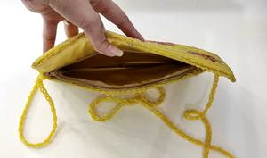 Bolso de Mano Clásico Hecho a Mano con Cuentas y Acabado de Lujo, Estilo Boho, con Detalles Coloridos Hechos a Mano - Product Image 6