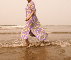 Vestido Maxi Bohemio con Cuello en V para Mujer, Estampado Geométrico, Manga Corta, Corte Holgado, Chifón, Abertura Lateral, Estilo Playero, para Primavera y Verano - Product Image 1