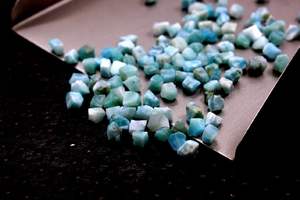 50ชิ้นคริสตัลสีฟ้าที่หายากตัดด้วยมือลาริมาร์ของแท้หยาบขนาด4-6มม. อัญมณีธรรมชาติสำหรับการทำเครื่องประดับ - Product Image 4