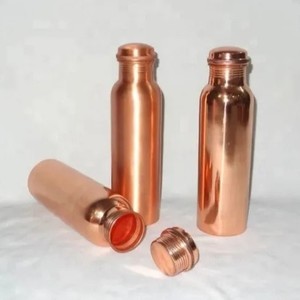 Bouteilles d'eau en cuivre massif faites à la main, finition au toucher réel, forme ronde, pour boire et décoration intérieure - Product Image 1