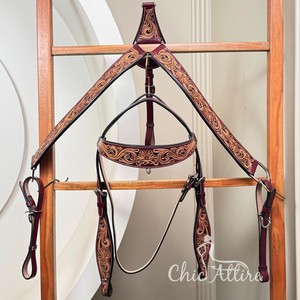 Cabecera de cuero de vaca genuino con Riendas de cuello de pecho, juego de tachuelas personalizadas para carreras de caballos a precio de venta al por mayor - Product Image 1