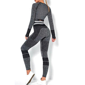 Nouvelle arrivée chaude Logo personnalisé femmes décontracté Fitness vêtements d'entraînement couleur unie deux pièces ensemble court longueur hauts dentelle décoration - Product Image 4