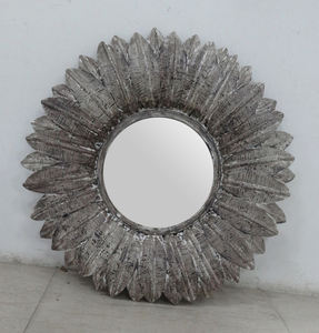 Espejo de Pared Decorativo de Hierro Moderno con Diseño de Sol, Redondo, Hecho a Mano, Regalo de Boda, Ecológico y Duradero por Antique CO - Product Image 6