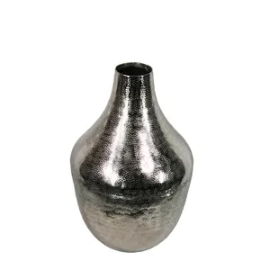 Vase à fleurs en fer de haute qualité, fait main par un designer, pour la décoration intérieure, vase en métal moderne haut de gamme, vase à fleurs en fer d'extérieur Zahid - Product Image 1