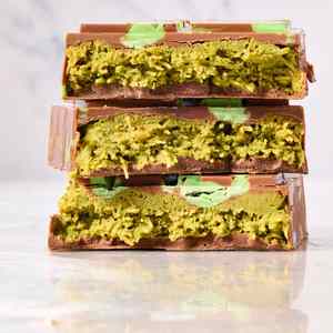 ช็อกโกแลตพิสตาชิโอแบบก้อนจากดูไบ บรรจุภัณฑ์ขายส่ง โซลูชั่นแบรนด์สำหรับองค์กร โรงงานผลิตขนมโดยตรง รับประกัน 12 เดือน - Product Image 3