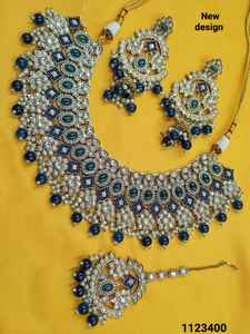 Latest Round Stylish Kundan & Drop FancyTraditional GoldTone Kundan <b>Pearl</b> Choker Necklace <b>Set</b> With Matching Earring&Mangtika <b>Set</b> - Product Image 2