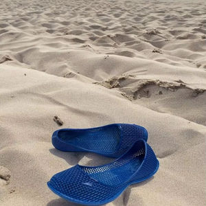 รองเท้าน้ำแห้งเร็วของผู้หญิงรองเท้าแตะ PVC แบบปิดปลายเท้าสำหรับใส่ในบ้านสำหรับใส่เดินชายหาดว่ายน้ำพายเรือคายัคน้ำหนักเบามีหลายสี - Product Image 6