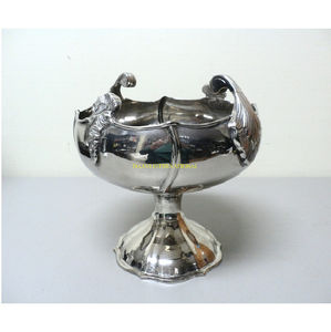 Cuenco de pedestal festoneado Chapado en plata con acabado martillado, cuenco decorativo para servir ensalada de frutas, plato central para boda en casa - Product Image 2