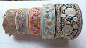 Hecho a medida en diferentes diseños variados, todo en bordado floral en formas multicolores para prendas de diferentes tamaños. - Product Image 3