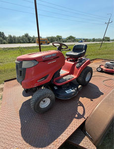 Tracteur à gazon autoporté 4x4 G261-HD-54, plateau de coupe de 42 pouces, moteur de 15 CV, boîte de vitesses, garantie de 2 ans - Product Image 5