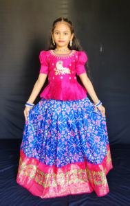Niñas de alta calidad Lehenga Choli cosido completo seda pesada Multi-hilo y bordado para ocasiones de Fiesta infantil - Product Image 2