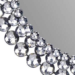 Miroir mural en métal argenté avec cadre en diamant radiant pour une élégance intemporelle et des reflets époustouflants dans une décoration intérieure moderne - Product Image 3