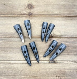 Bouton à bascule à 2 trous durable, approvisionnement en vrac pour les fabricants de vêtements - Product Image 1