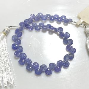 Cuentas de Briolette con forma de corazón liso de tanzanita de alta calidad, cuentas lisas de piedras preciosas naturales para la fabricación de joyas - Product Image 1