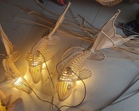 Lampe en bambou naturel écologique avec lustre en forme de poisson, nouveau design personnalisé Vigi Farm pour la décoration de la maison à bas prix