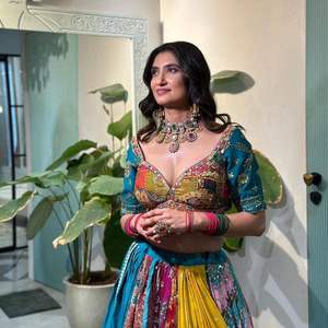 Heavy Designer Navratri Muselina especial Algodón Impreso y espejo real Trabajo Lona Patta Lehenga Choli con Dupatta Listo para usar - Product Image 2