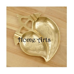 Marvelous design brass cigarette <b>ashtray</b> leaf shape customized size tobacco <b>ashtray</b> at affordable pricing - Product Image 3