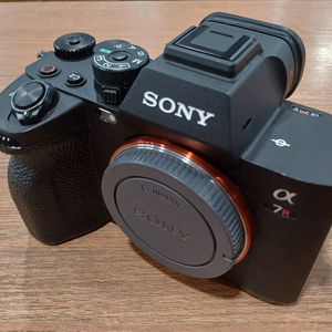 Cámara sin Espejo SO-NY A7 LV NUEVA CON 3 AÑOS DE GARANTÍA - Product Image 1