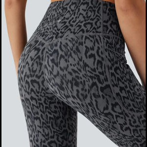 Femmes taille haute serré solide jambes évasées Spandex/Nylon Yoga Leggings-Logo personnalisé Fitness Sportswear évasé femmes Leggings - Product Image 4