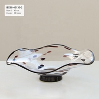 Bixuan Plateau en verre sodalime soufflé bouche, grand, transparent, bordeaux, motif prune, avec pied et bord ondulé, pour fruits, centre de table, décoration intérieure
